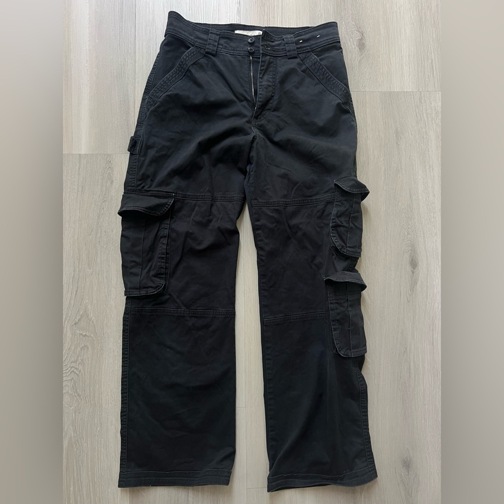 Abercrombie Women’s High Rise Black Cargo Pants. Size 27/4.